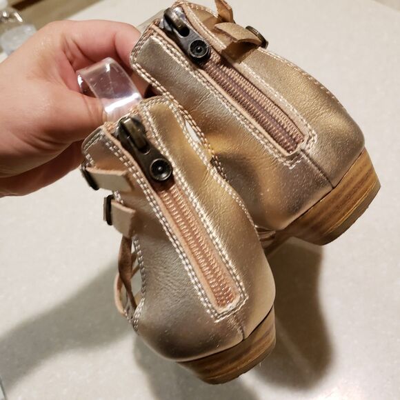 Blowfish Bungalow GP Rose Gold Girl's Gladiator Sandals - Size 7 - Picture 6 of 6